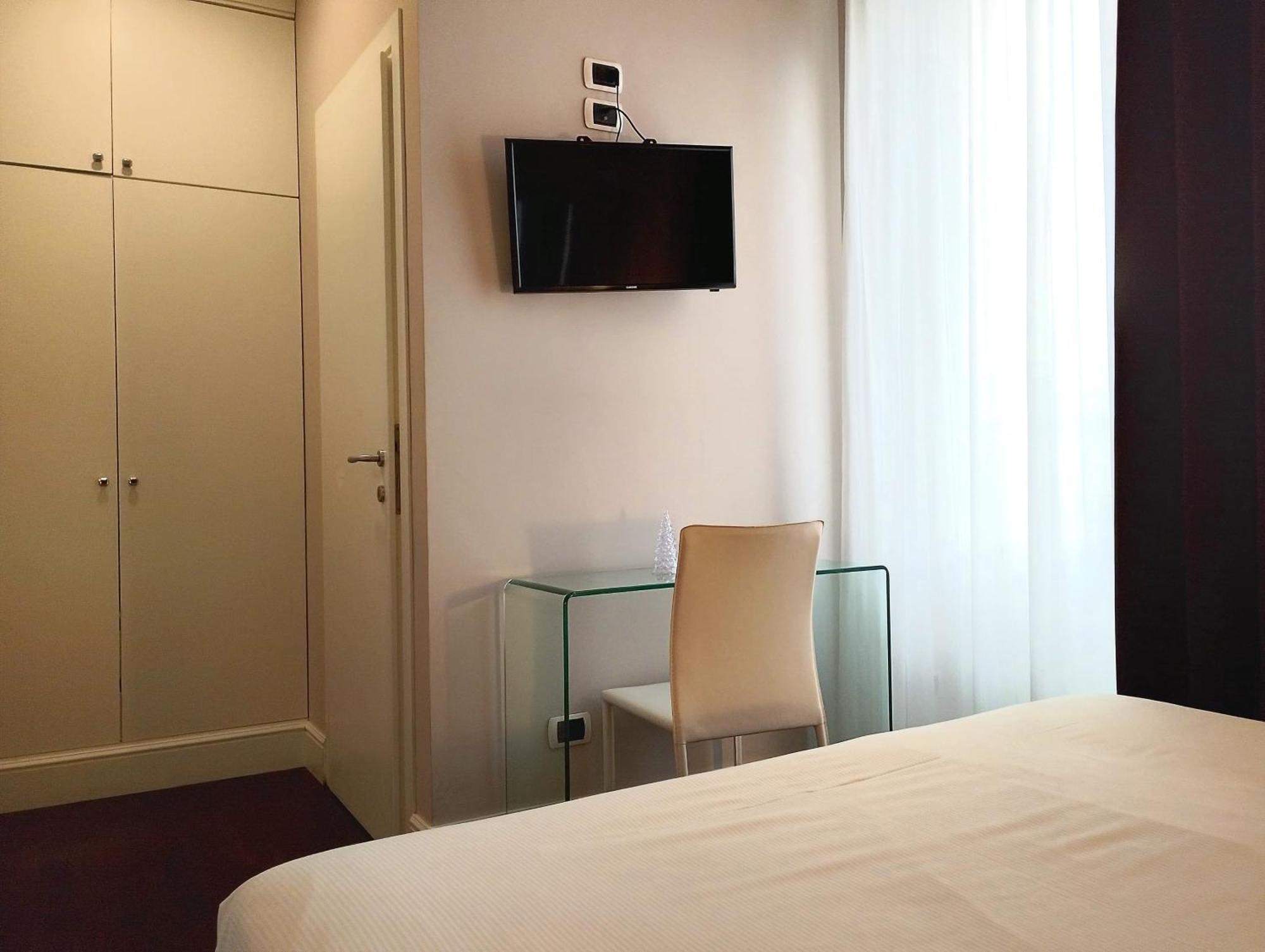 Guest House Cavour 278 Рим Екстер'єр фото
